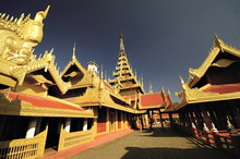 ทัวร์พม่าพระราชวังมัณฑะเลย์ ในเมืองพม่า