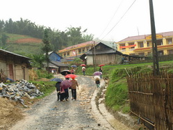 ทัวร์เวียดนาม พาเข้าหมู่บ้านชาวม้งในซาปา
